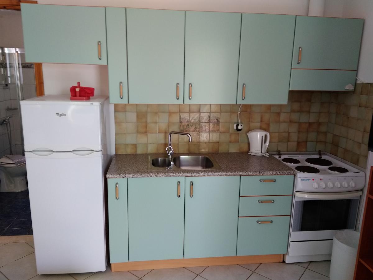 Palmyra Beachfront Studios Нідрі Екстер'єр фото
