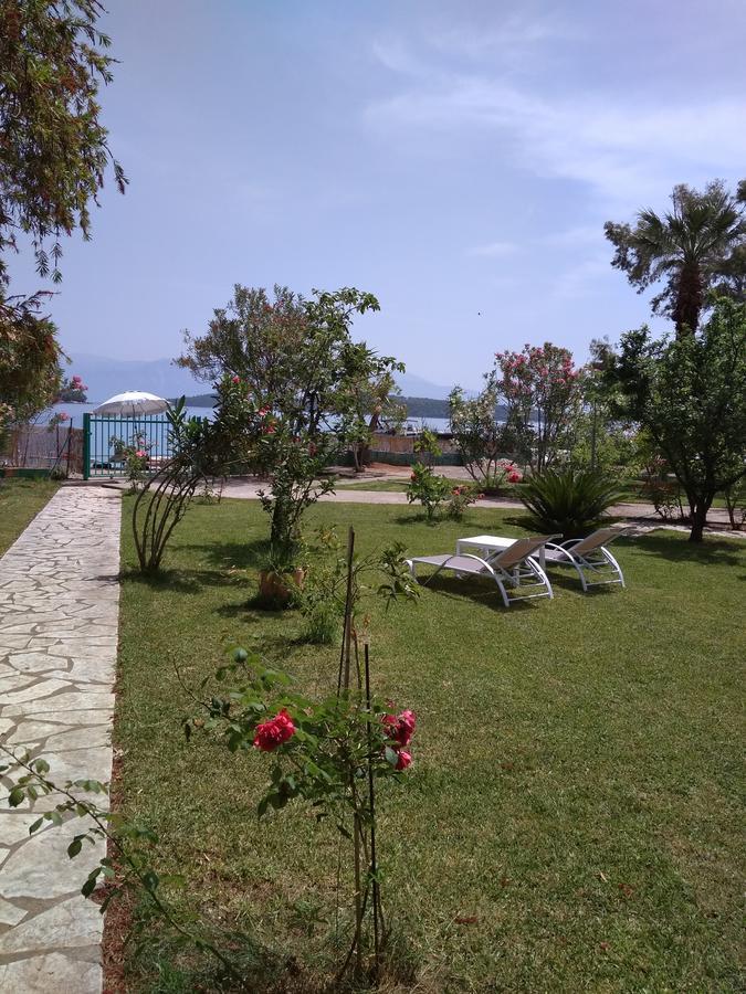 Palmyra Beachfront Studios Нідрі Екстер'єр фото